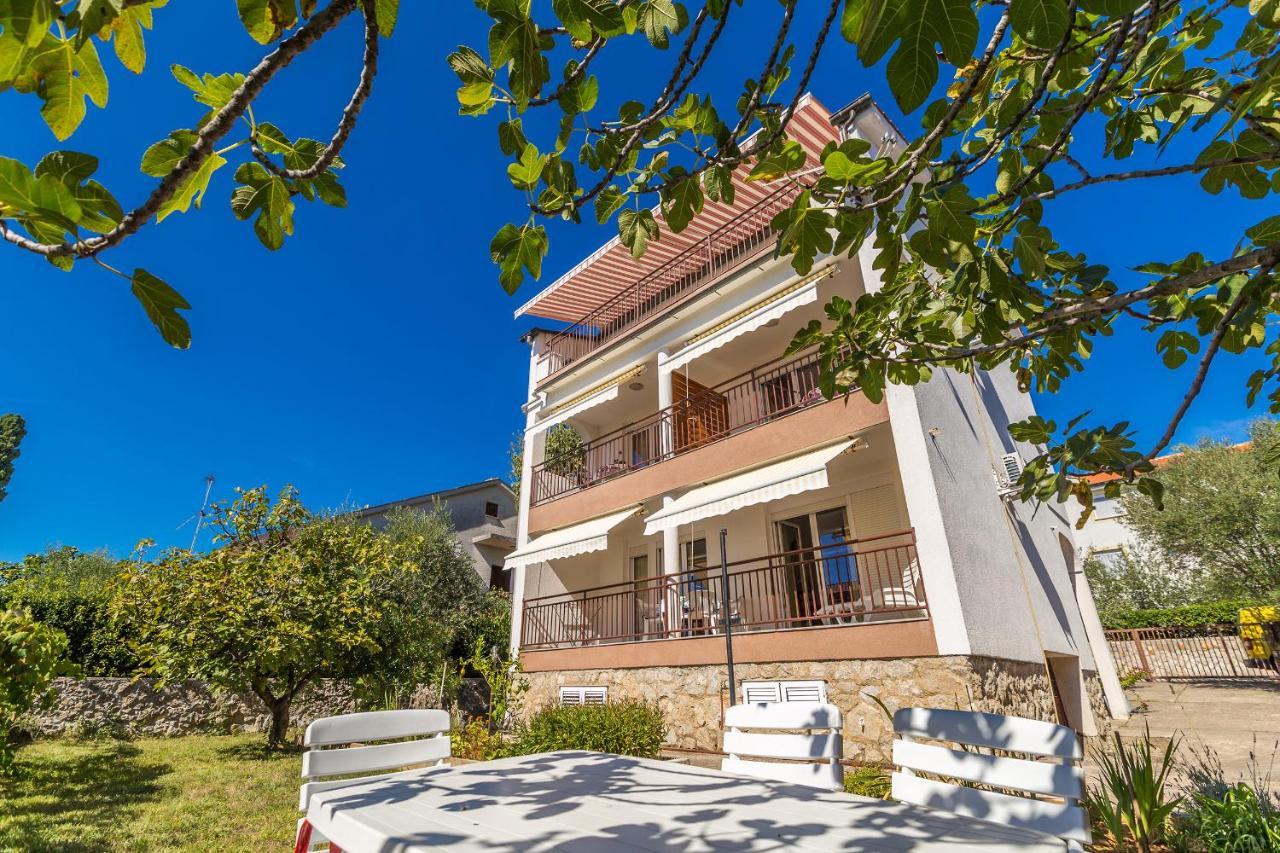 Apartments Antun Krk Town Exterior foto