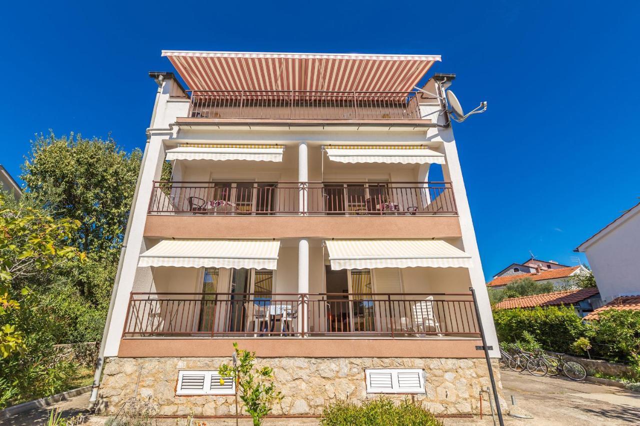 Apartments Antun Krk Town Exterior foto