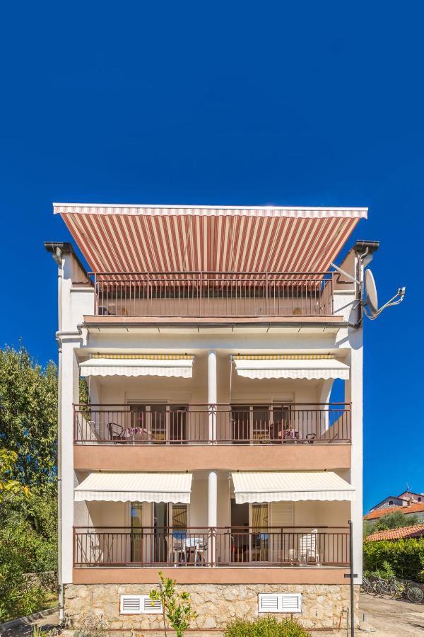 Apartments Antun Krk Town Exterior foto