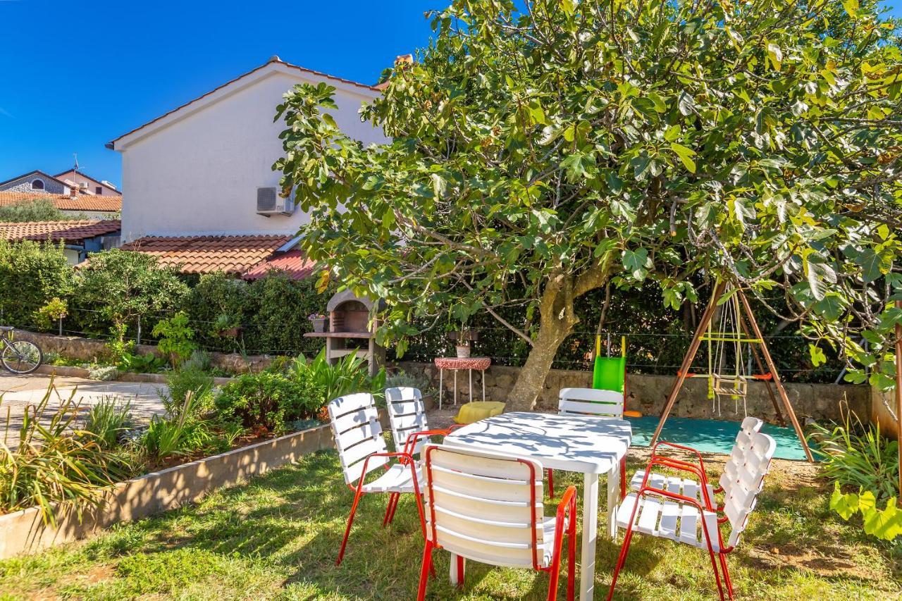 Apartments Antun Krk Town Exterior foto