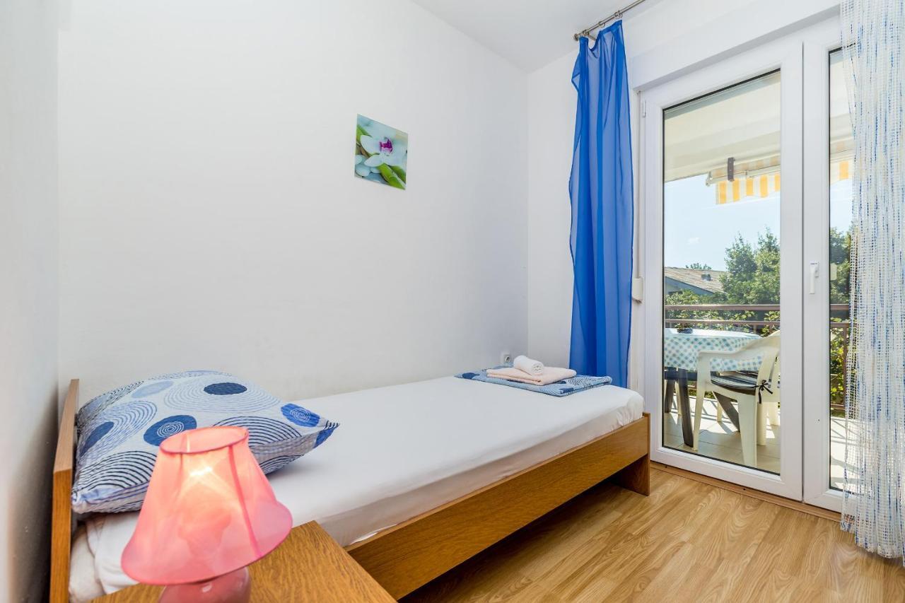 Apartments Antun Krk Town Exterior foto