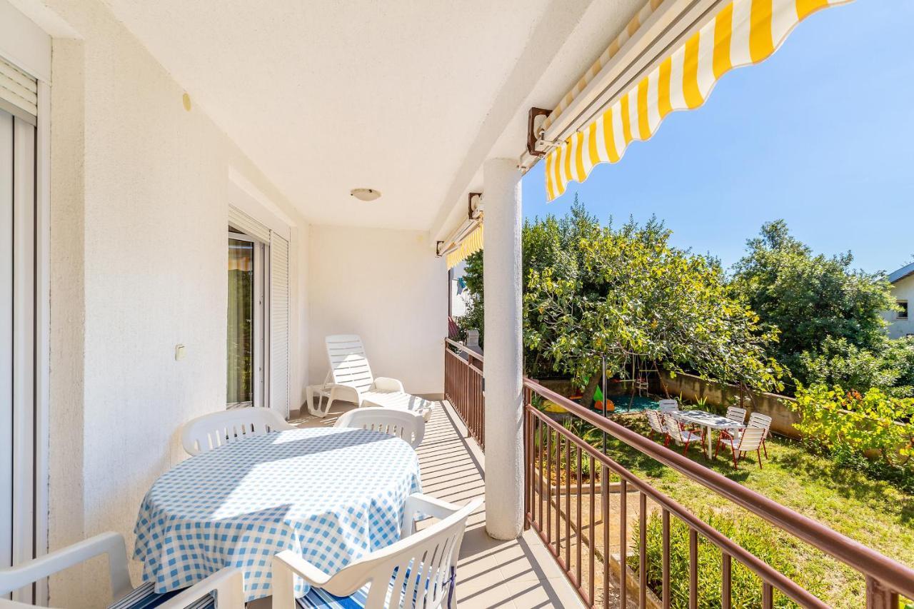 Apartments Antun Krk Town Exterior foto
